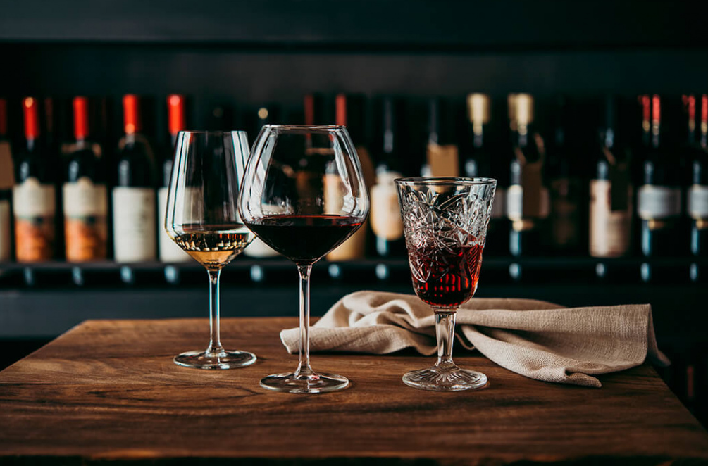 Как выбрать правильный бокал для вина в четыре этапа